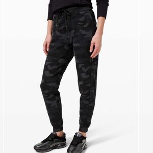 Lululemon Scuba High-Rise Jogger *Fleece 28"